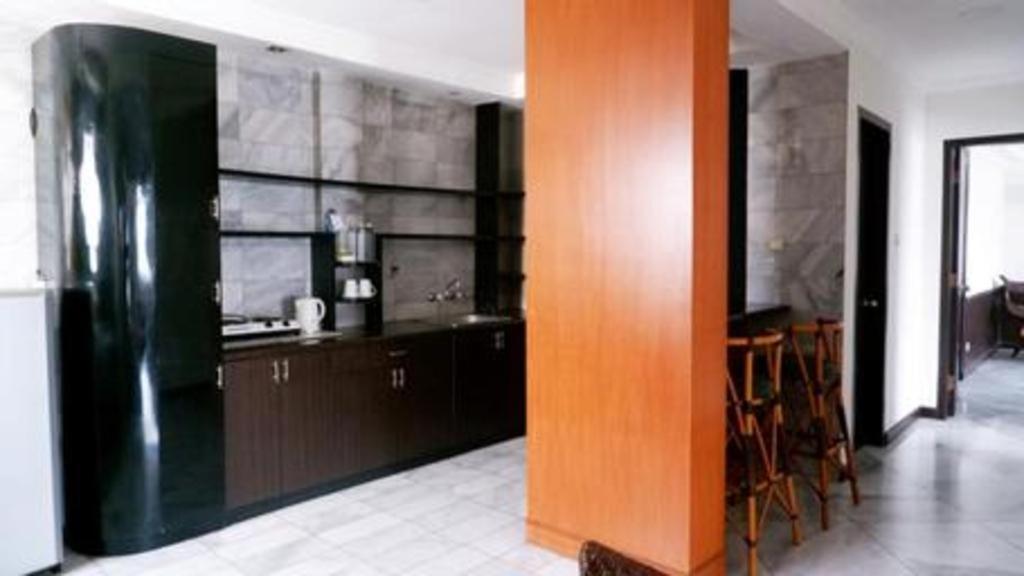 Bentani Hotel & Residence Сиребон Екстериор снимка
