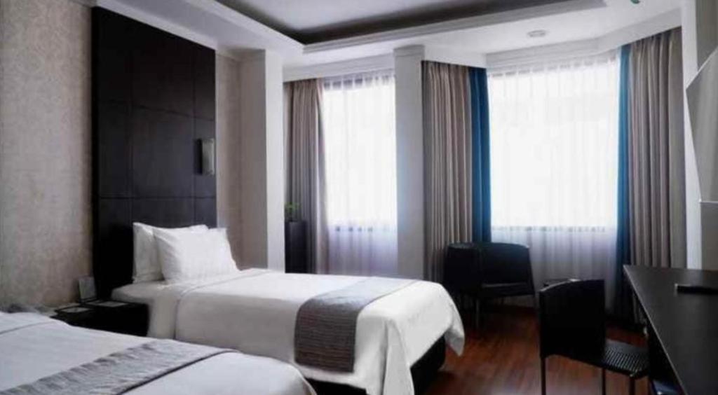 Bentani Hotel & Residence Сиребон Екстериор снимка
