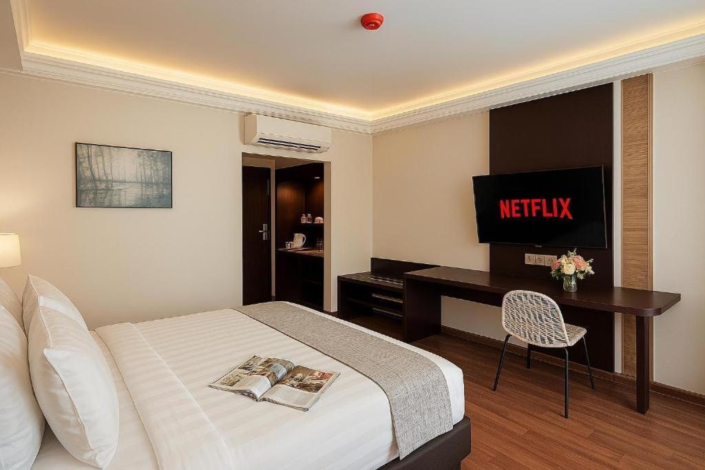 Bentani Hotel & Residence Сиребон Екстериор снимка