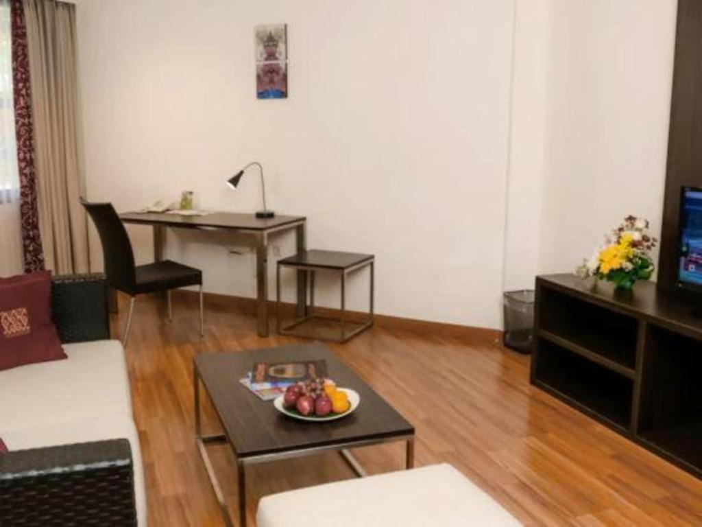 Bentani Hotel & Residence Сиребон Екстериор снимка
