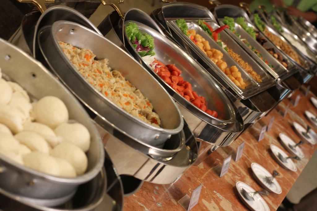 Bentani Hotel & Residence Сиребон Екстериор снимка