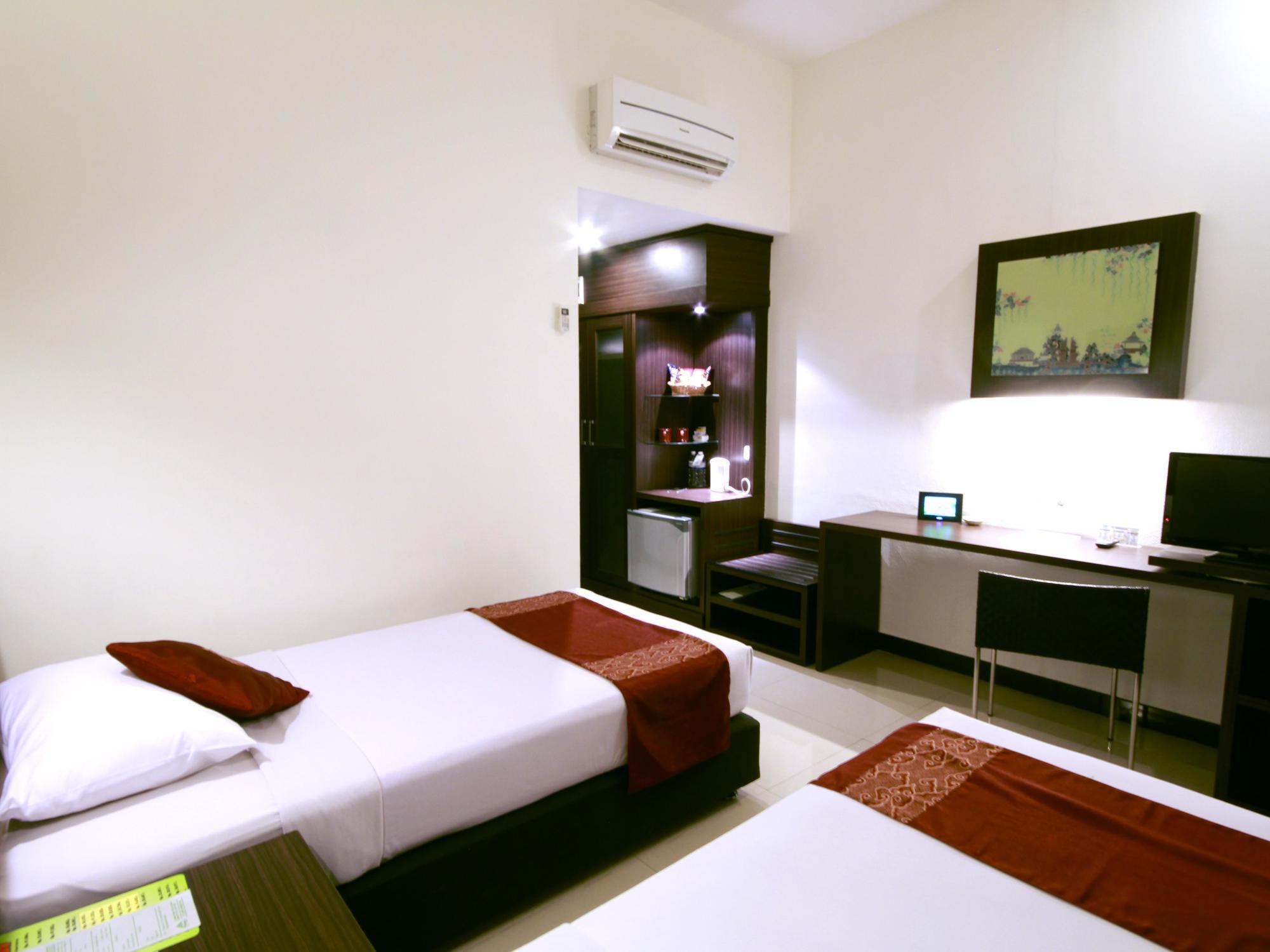 Bentani Hotel & Residence Сиребон Екстериор снимка