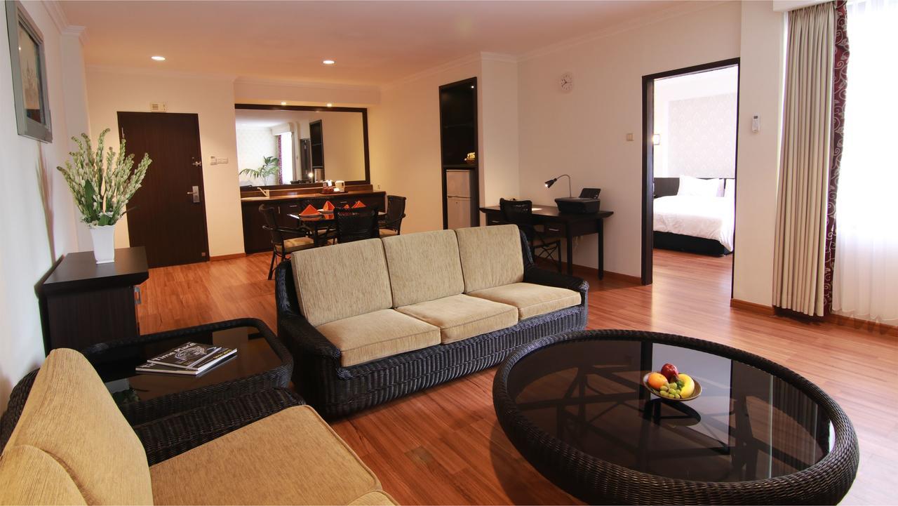 Bentani Hotel & Residence Сиребон Екстериор снимка