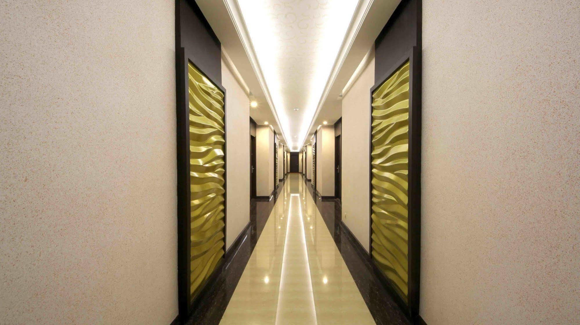 Bentani Hotel & Residence Сиребон Екстериор снимка